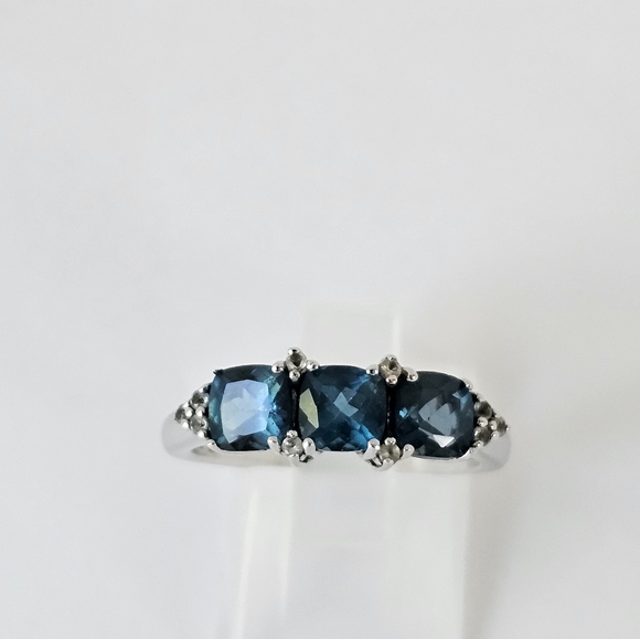 Genuine London Blue Topaz Ring 💍 in Sterling Silver Size 7! 💙 - Picture 8 of 10